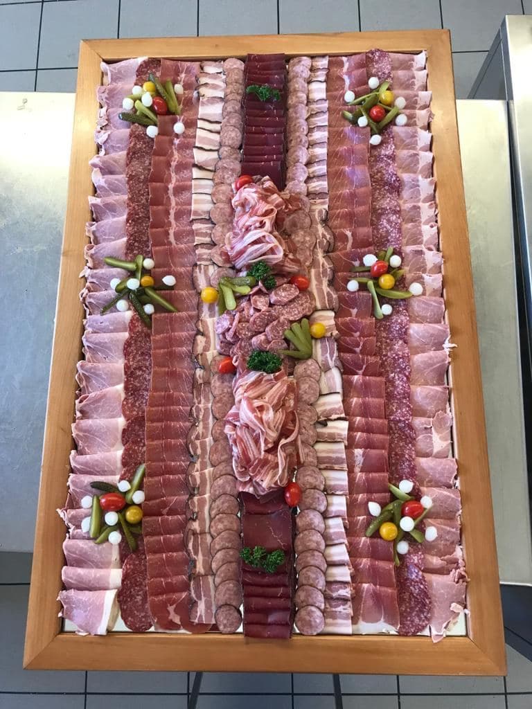 Planchette de viande séchée